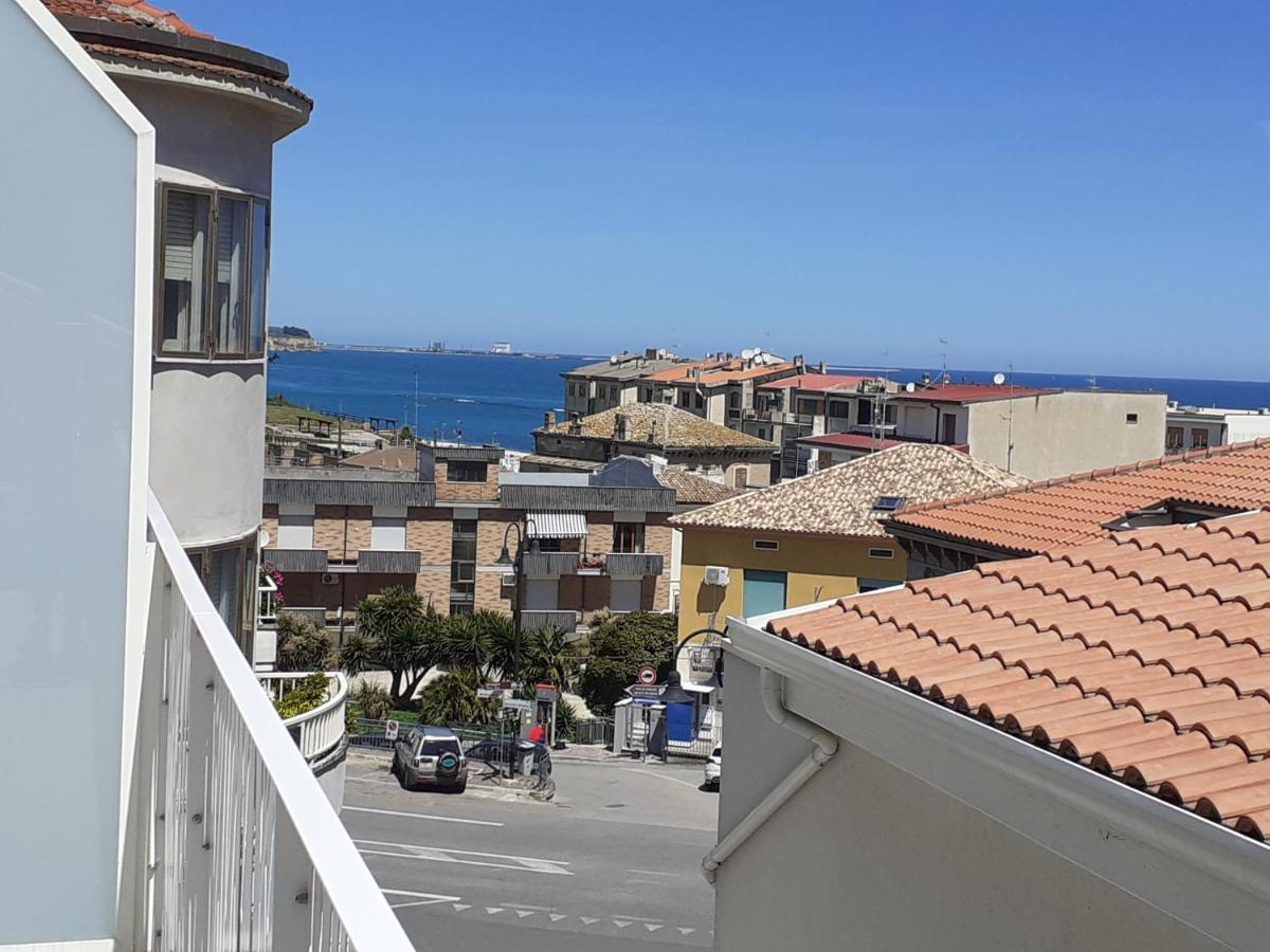 Апартаменты Lo Scorcio Sul Mare Марина-ди-Сан-Вито Экстерьер фото