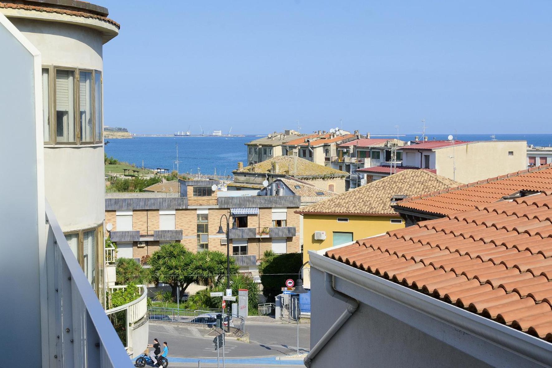 Апартаменты Lo Scorcio Sul Mare Марина-ди-Сан-Вито Экстерьер фото