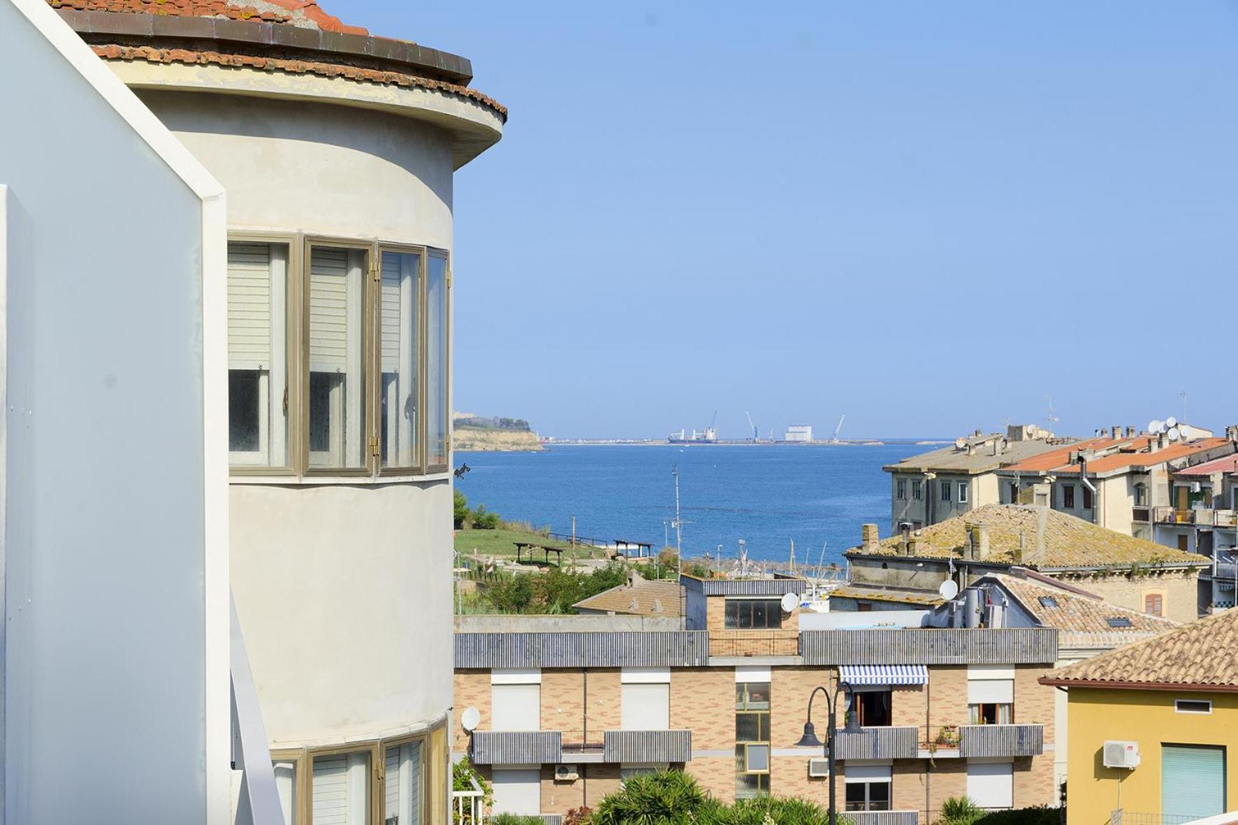 Апартаменты Lo Scorcio Sul Mare Марина-ди-Сан-Вито Экстерьер фото